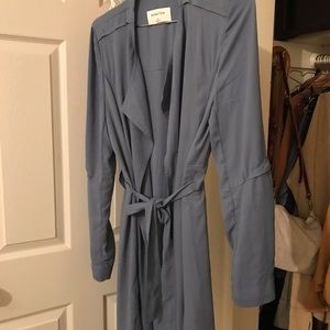 Babaton flowy trench